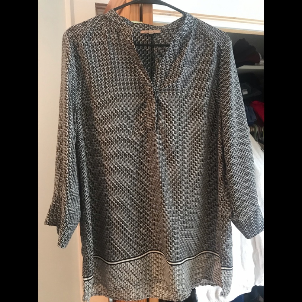 Black and white blouse. Size L